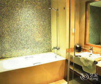 Heyi Hotel Hefei Changjiang Middle Road Exteriör bild